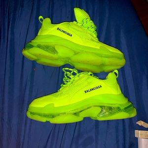Neon Balenciaga’s sneakers